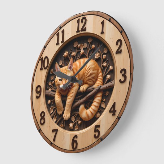 Cozy Orange Tabby Cat Wood ラージ壁時計 (傾斜)