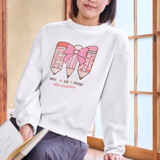 Cozy Pink Coquette Valentine Teacher Personalized スウェットシャツ