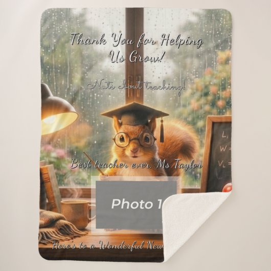 Cozy Rainy Day Squirrel Teacher Appreciation シェルパブランケット (正面)