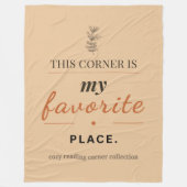 Cozy Reading Corner Throw Blanket  フリースブランケット (正面)
