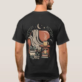 Cozy Reading Nook Coffee Lover Shirt Tシャツ (裏面)