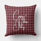 "Cozy Vibes Only" Deep Red Argyle Pattern クッション (裏面)