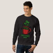  Cozy Vibes Only Winter Comic Tee スウェットシャツ (正面フル)