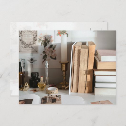 Cozy Vintage Desk Aesthetic ポストカード (正面/裏面)