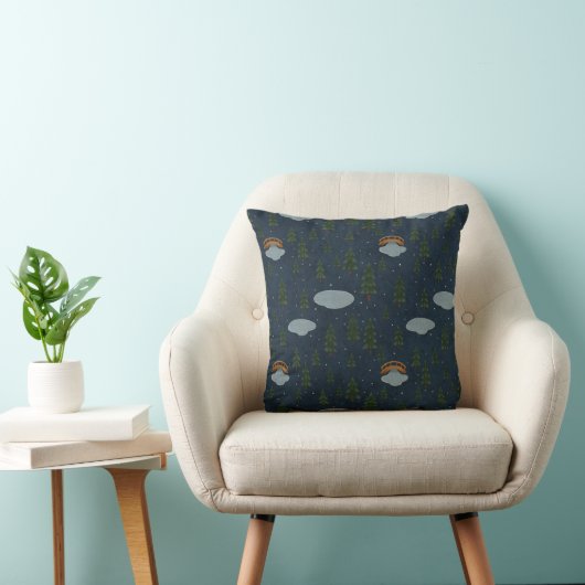 Cozy Winter Forest Pattern Throw Pillow クッション (椅子)