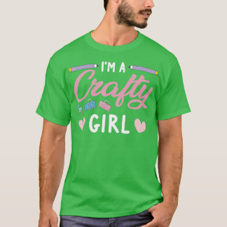 Crafty Scrapbooking Girl Book Lover  Tシャツ