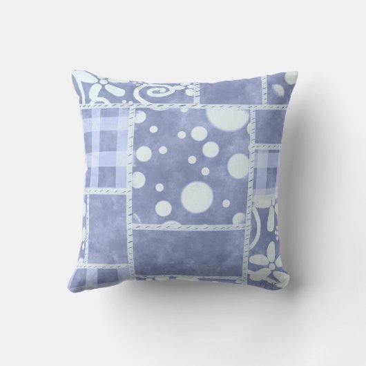 Crazy Quilt Blue Gingham Floral Personalized  クッション (裏面)