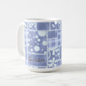 Crazy Quilt Blue Gingham Floral Personalized  コーヒーマグカップ (正面左)