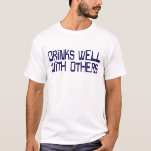 CRAZYFISHはよく飲みます Tシャツ
