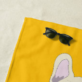 Cream French Bulldog, beach babe ビーチタオル (インサイチュ)