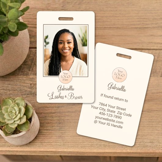 Cream Mocha Script Logo Photo Lashes and Brows バッジ