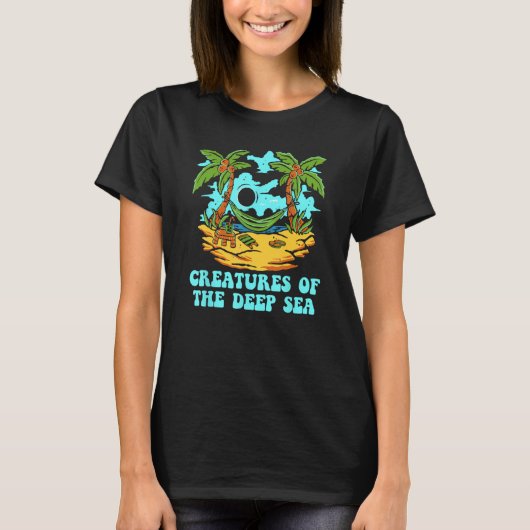 Creatures of the Deep Sea Beach Deep Diving Ocean Tシャツ (正面)
