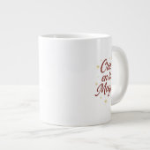 Cree en la Magia ✨ | Elegant Gold Christmas Design ジャンボコーヒーマグカップ (正面右)