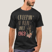 Creepin It Real Since 1963 Spooky Halloween Retro Tシャツ (正面)
