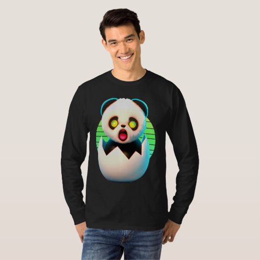 Creepy Panda hatches from egg Tシャツ (正面フル)