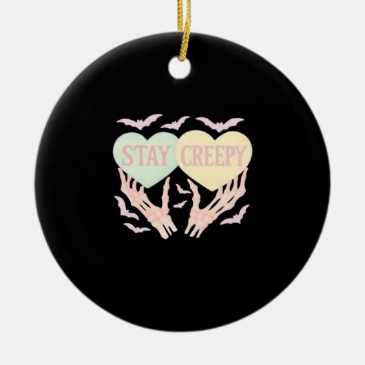 Creepy Skeleton Hand Holding Hearts Pastel Goth セラミックオーナメント (正面)