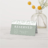 Crest Monogram Sage Green Peony 予約済み プレイスカード (正面)