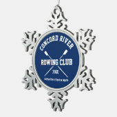 Crew パーソナライズされた Roing Logo Oars Team Name Year スノーフレークピューターオーナメント (右)