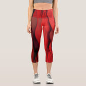 Crimson Flow – Abstract Red Waves of Motion カプリレギンス (正面)