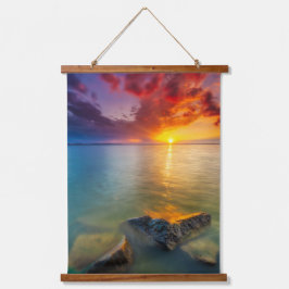 Crimson Horizon Over Gentle Waters 吊り下げ型タペストリー