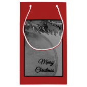 Crimson Ornament Christmas – Elegant Holiday スモールペーパーバッグ (裏面)