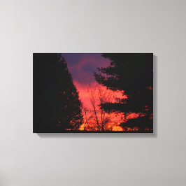 Crimson Sunrise Over Hubbell, Michigan キャンバスプリント