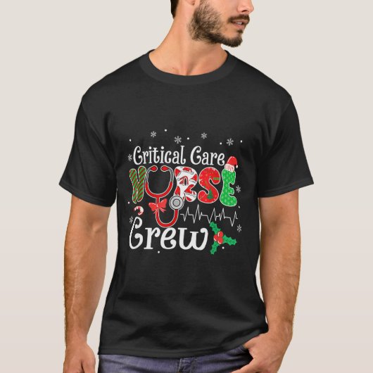 Critical Care Nurse Crew Stethoscope Santa Hat Chr Tシャツ (正面)