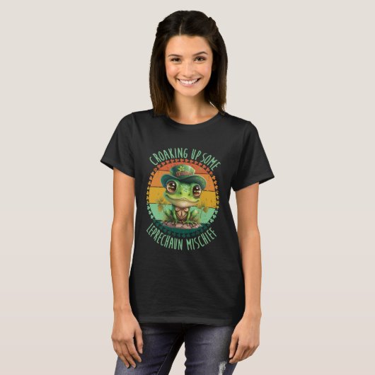 Croaking Up Some Leprechaun Mischief  St Patrick s Tシャツ (正面フル)