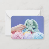 Crochet Bunny in the Making – Gentle Craft Mood ノートカード (正面)
