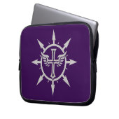 "Cross and Wings Emblem" Electronics Bag ラップトップスリーブ (正面左)