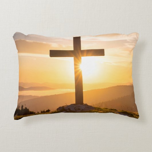 Cross on a hill アクセントクッション (正面)