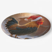 Crowing Christmas Rooster Wearing a Santa Hat ペーパープレート (アングル)