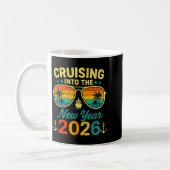 Cruise Into New Year 2026 Bringing New Year Togeth コーヒーマグカップ (左)