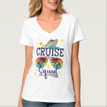 Cruise Squad 2023 Cruising Vacation Women V-Neck Tシャツ<br><div class="desc">Cruise Squad 2023 Cruising Birthday Vacation Funny Crew Graphic design Gift Tee Women Basic V-Neck T-shirt Classic Collection.</div>