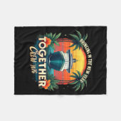 Cruise Vacation Bringing In The New Year Together フリースブランケット (正面(横))