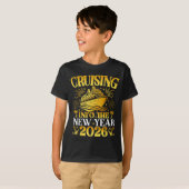 Cruising Into 2026 New Years Cruise Family Holiday Tシャツ (正面フル)