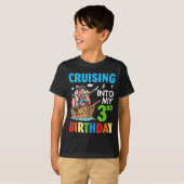 Cruising Into My 3rd Birthday Rate Little Boy 3 Ye Tシャツ (正面フル)