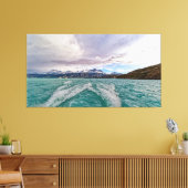 Crusing on Lago Argentino in Patagonia キャンバスプリント (インサイチュ (リビング))