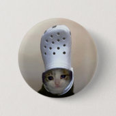 Crying Cat Croc Hat Meme Pin Button 缶バッジ (正面)