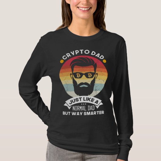 Crypto Dad だけど賢い Bitcoin 仮想通貨 BTC Tシャツ (正面)