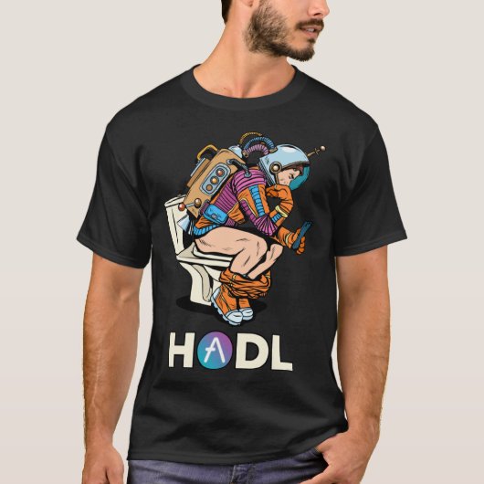 Cryptocurrency Aave HODL Space Man On Toilet Merch Tシャツ (正面)