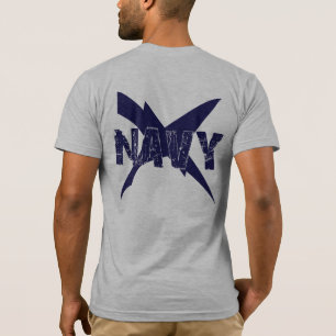 CTの記章上のグランジな海軍 Tシャツ
