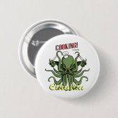 Cthulhuとの調理 缶バッジ (正面&裏面)