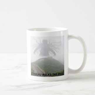 Cthulhuは万里の長城歩きます コーヒーマグカップ