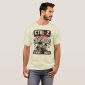 CTRL + Z ではマウスをかじる犬は直らない Tシャツ (正面フル)