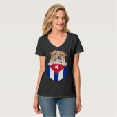 Cuba Flag Bulldog Dog In Pocket Tシャツ (正面フル)