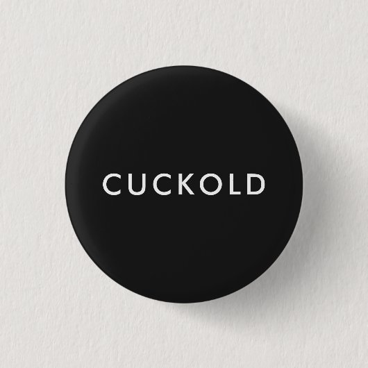 CUCKOLD （黒に白） 缶バッジ (正面)