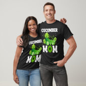 Cucumber Mom Vegetable Mothers' Day Gardener Tシャツ (ユニセックス)