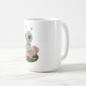 Cuddly Caterpillar A Whimsical Crochet Friend T-Sh コーヒーマグカップ (正面右)