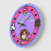 Cupcake.Baker.Baking.Pink.Personalized. ラージ壁時計 (傾斜)